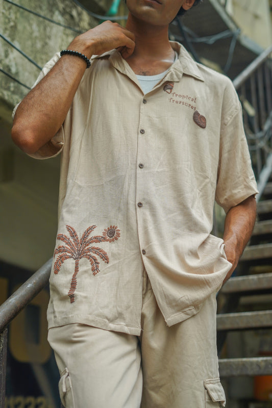 BAGGY FIT BEIGE RESORT COLLAR SHIRT.