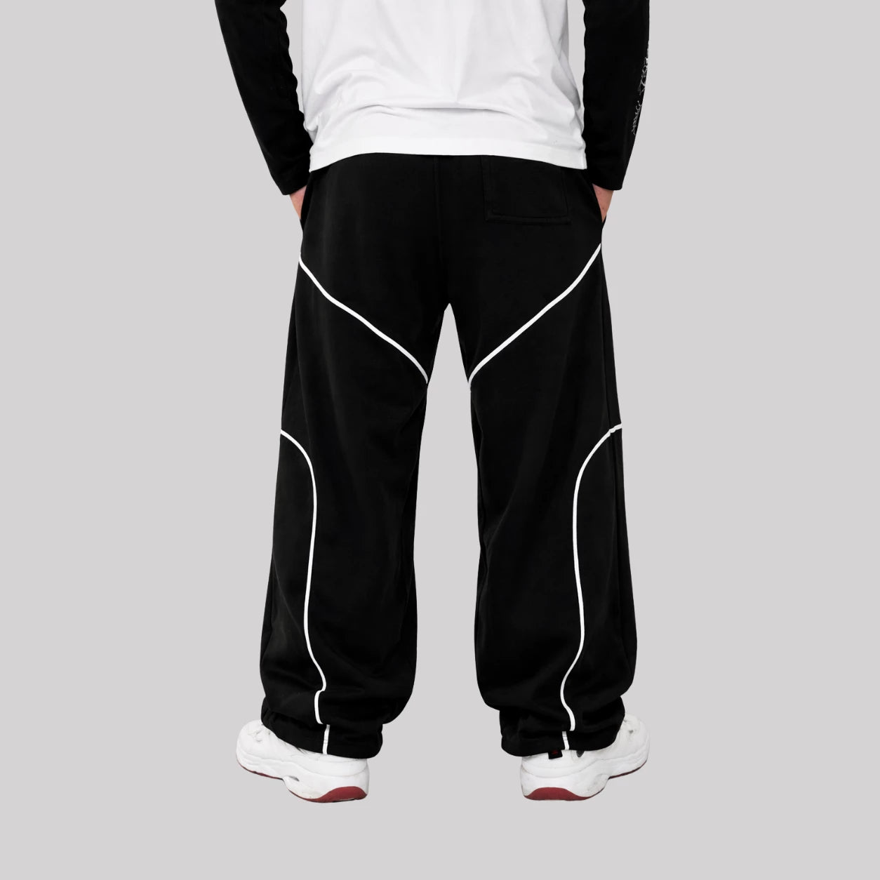 Baggy Fit Joggers With Piping details